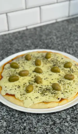 Pizza De Muzarella