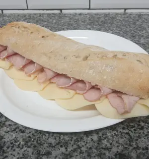 Sandwich De Lomo Y Queso