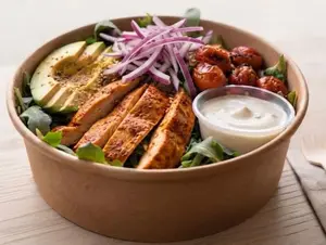 Ensalada sin tacc sin lactosa- pollo y palta