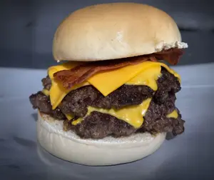 Cheese burguer triple