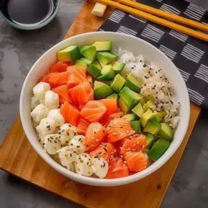 Poke salmón - chica