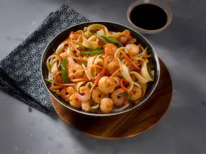 Yaki Udon De Camarones