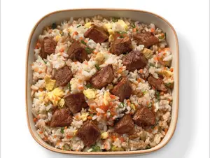 Yakimeshi con lomo