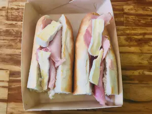 Panini de lomito y brie