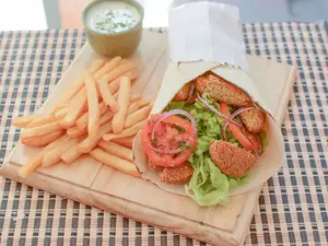 Falafel al pan + papas fritas