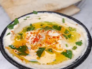 Hummus + Pan Árabe Artesanal