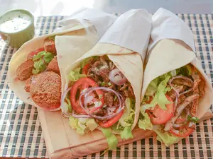 Shawarma (carne o pollo o mix)