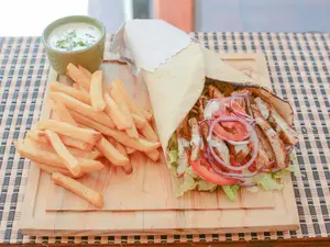 Shawarma xl de pollo + papas