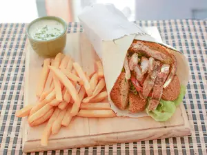 Xl de pollo y falafel+ papas
