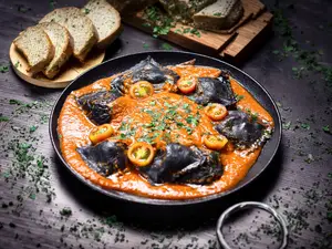 Raviolones negros sin tacc
