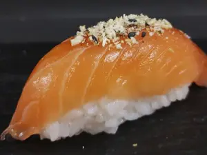 Niguiri nikkei -1 unidad-