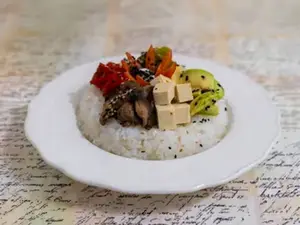 Veggie sushi salad