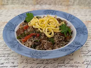 Yakimeshi -proteína a elección-