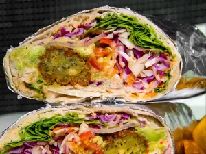 Wrap de falafel mexicano