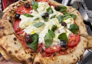 Pizza caprese