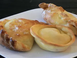 Empanada Jamon Y Queso