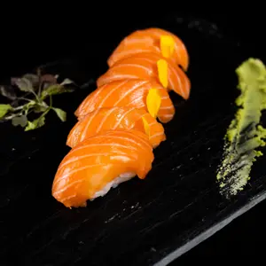 Nigiris de salmón (5 piezas)