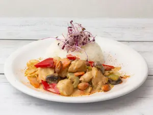 Pollo con almendras