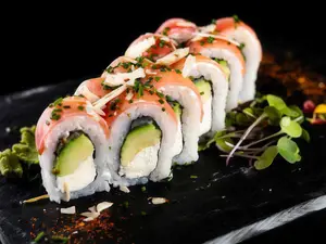 Roll vegetariano (10 piezas)