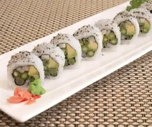 Sushi midori roll (8)