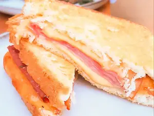 Tostado De Jamón Y Queso
