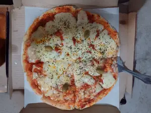 Pizza grande muzzarella