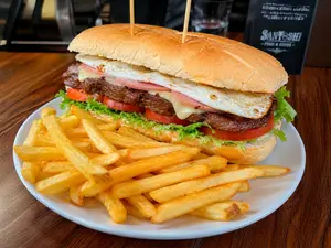 Sándwich de lomito completo