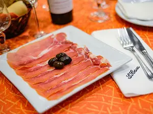 Jamón Crudo Con Rusa