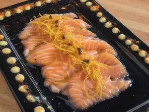 Tiradito de salmón