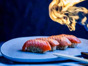 Niguiri de salmon.