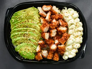 Ensalada de sushi pollo crispy