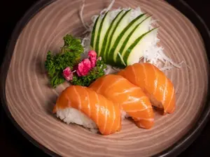 Niguiri salmón rosado