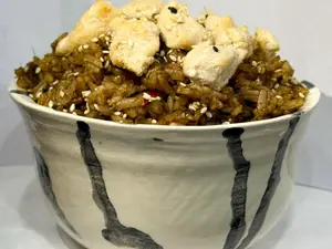 Yakimeshi pollo