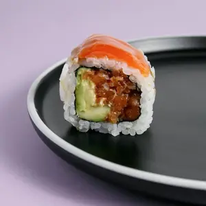 Roll Dos Salmones