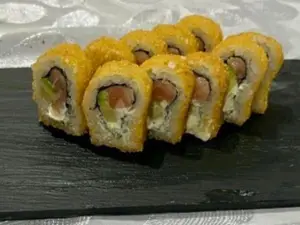 Roll hot salmón