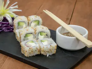 Chesse kani roll (8 piezas)