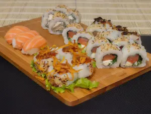 Combinado - hiroshima woow (22 piezas)