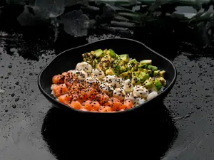 Poke Clásica Salmón Rosado