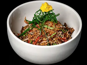 Wok vegetales y arroz con lomo