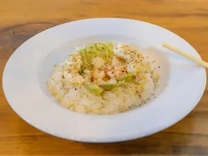 Sushi bowl de langostinos