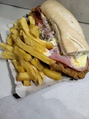 Ind napolitano con fritas