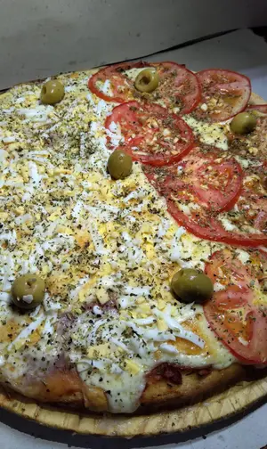 Pizza Fugazzetta Con Jamon