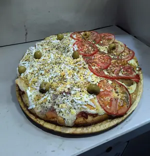 Pizza napolitana con jamón