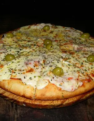 Pizza primavera con jamón