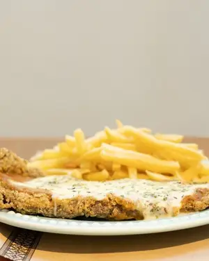 Milanesa de pollo napolitana