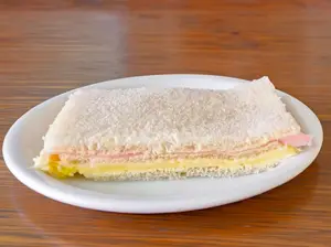Sanguche De Miga De JyQ