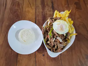 Lomo saltado mixto