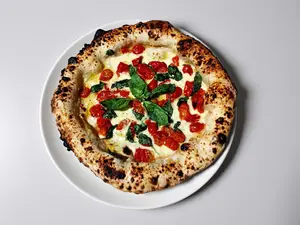 Pizza Caprese