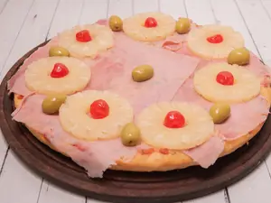 Pizza jamón y ananá