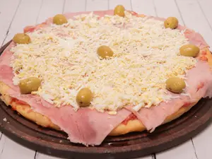 Pizza jamón y huevo